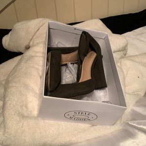 Aldo Green Pointed Toe Block Heel